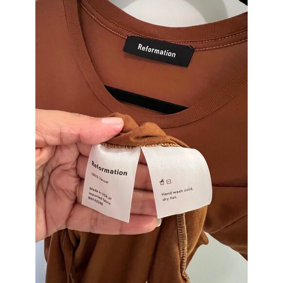 Reformation short-sleeve t-shirt in rust color Size XXS✨ - Picture 5 of 7